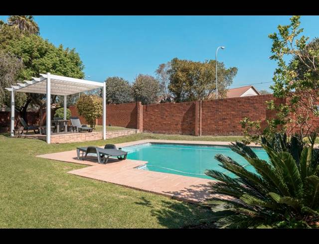 3 BEDROOM TOWNHOUSE FOR SALE IN BEDFORD GARDENS